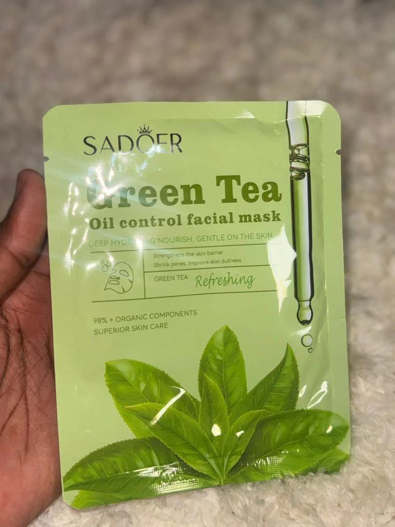 Green Tea Extract-Infused Beauty Facial Mask